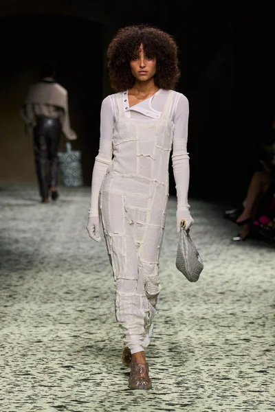 Look 54